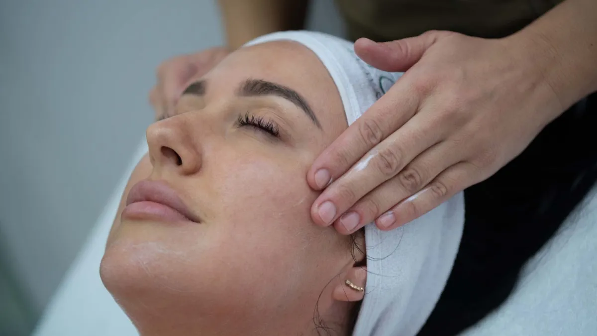 Masaža lica, vrata i dekoltea - Ateya Beauty Studio